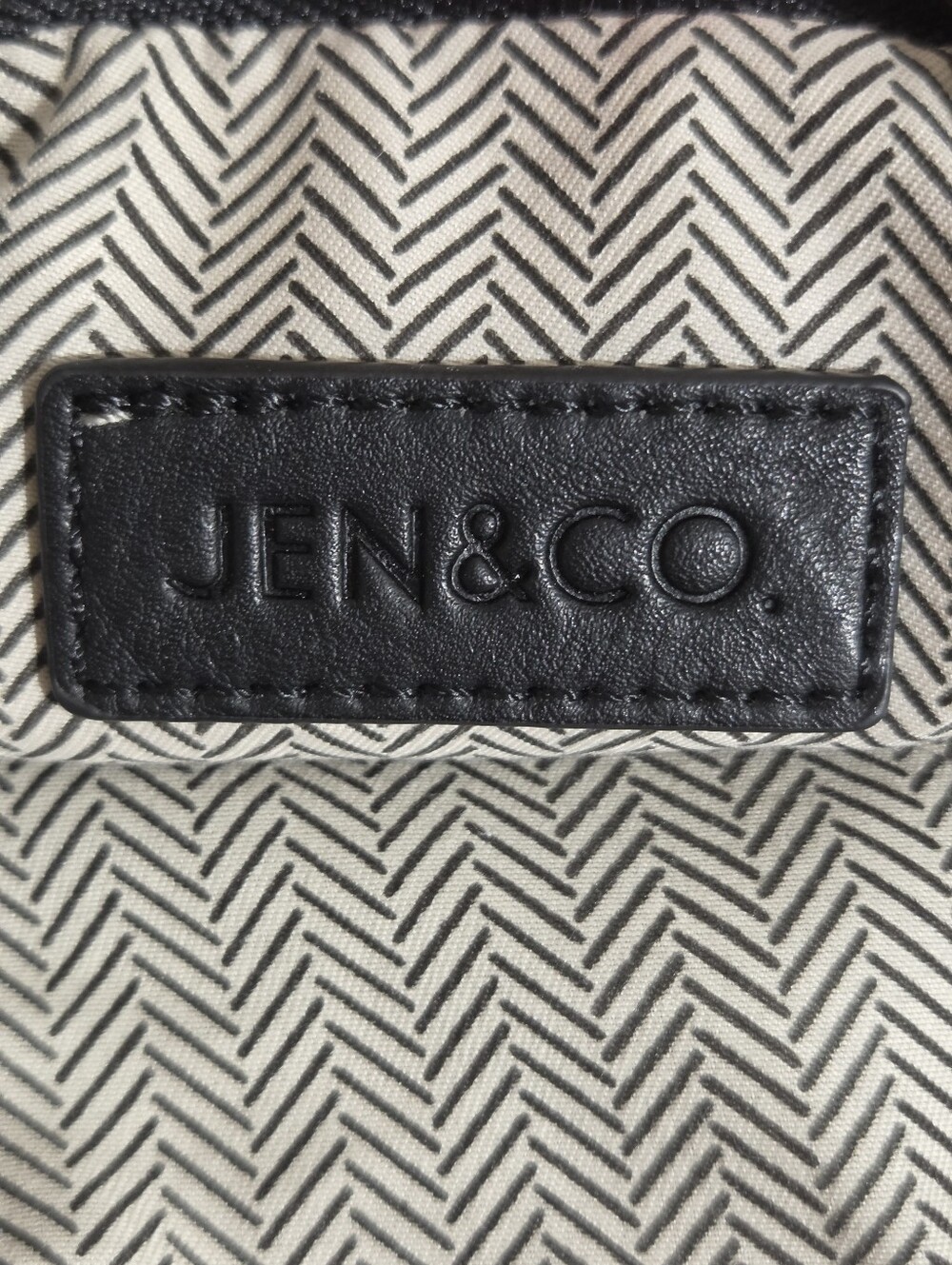 Jen & Co. Riley Vegan Faux Leather Multi Compartment Houndstooth Clutch - Picture 7 of 15